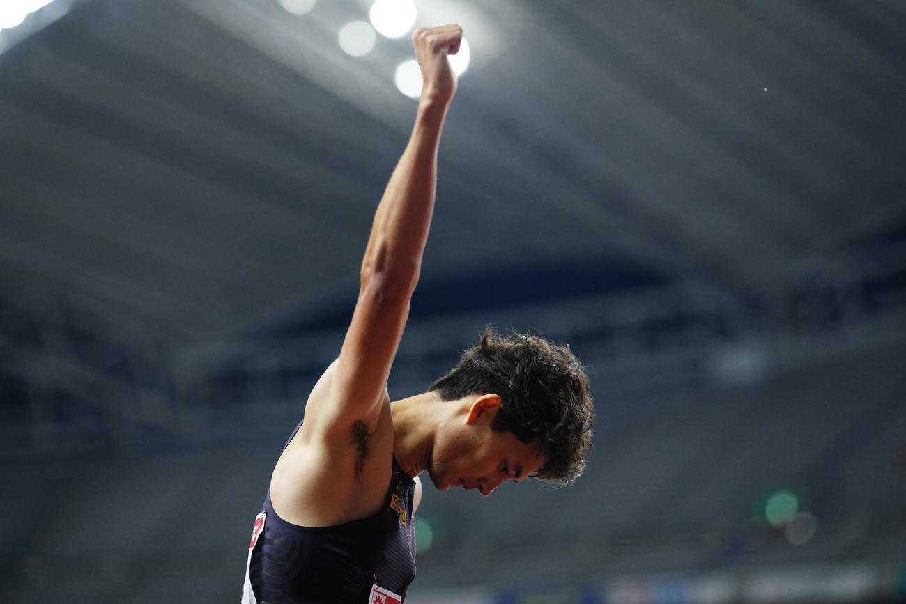 日本陸上選手権　男子400メートル障害決勝、優勝しガッツポーズする豊田（撮影・垰建太）