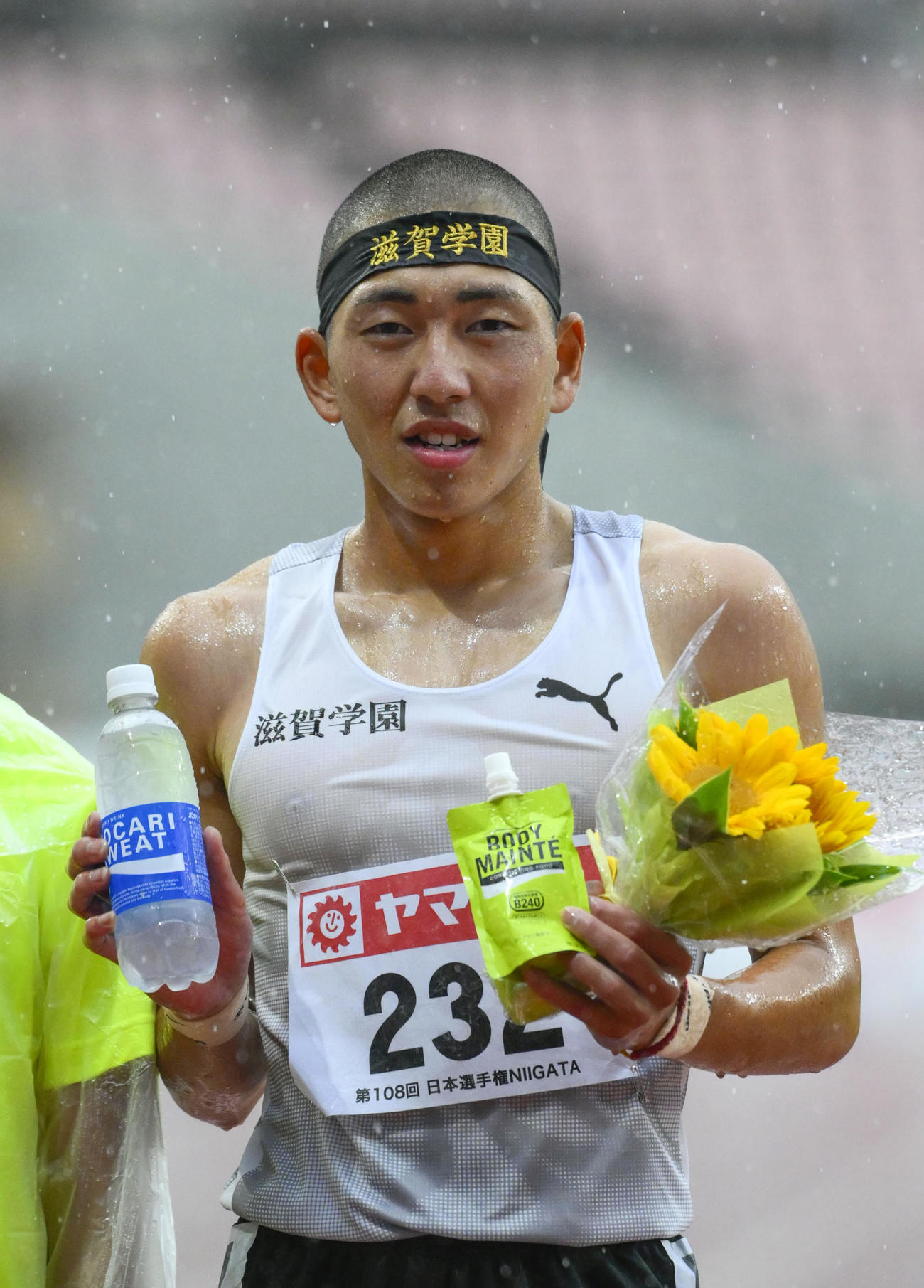 男子800メートル決勝　優勝した落合晃（共同）