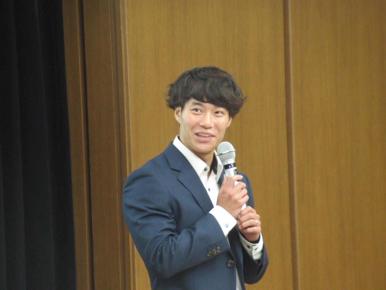 陸上男子短距離の坂井隆一郎は、所属の大阪ガスによるパリ五輪壮行会に出席した（撮影・益田一弘）