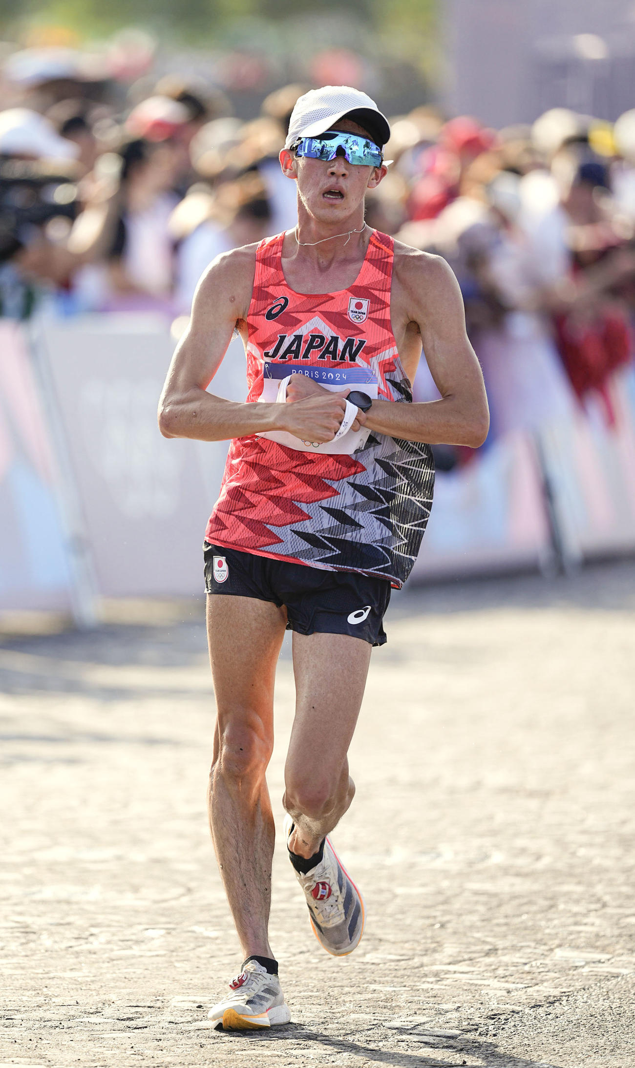 男子20キロ競歩　レースする古賀友太＝パリ（共同）