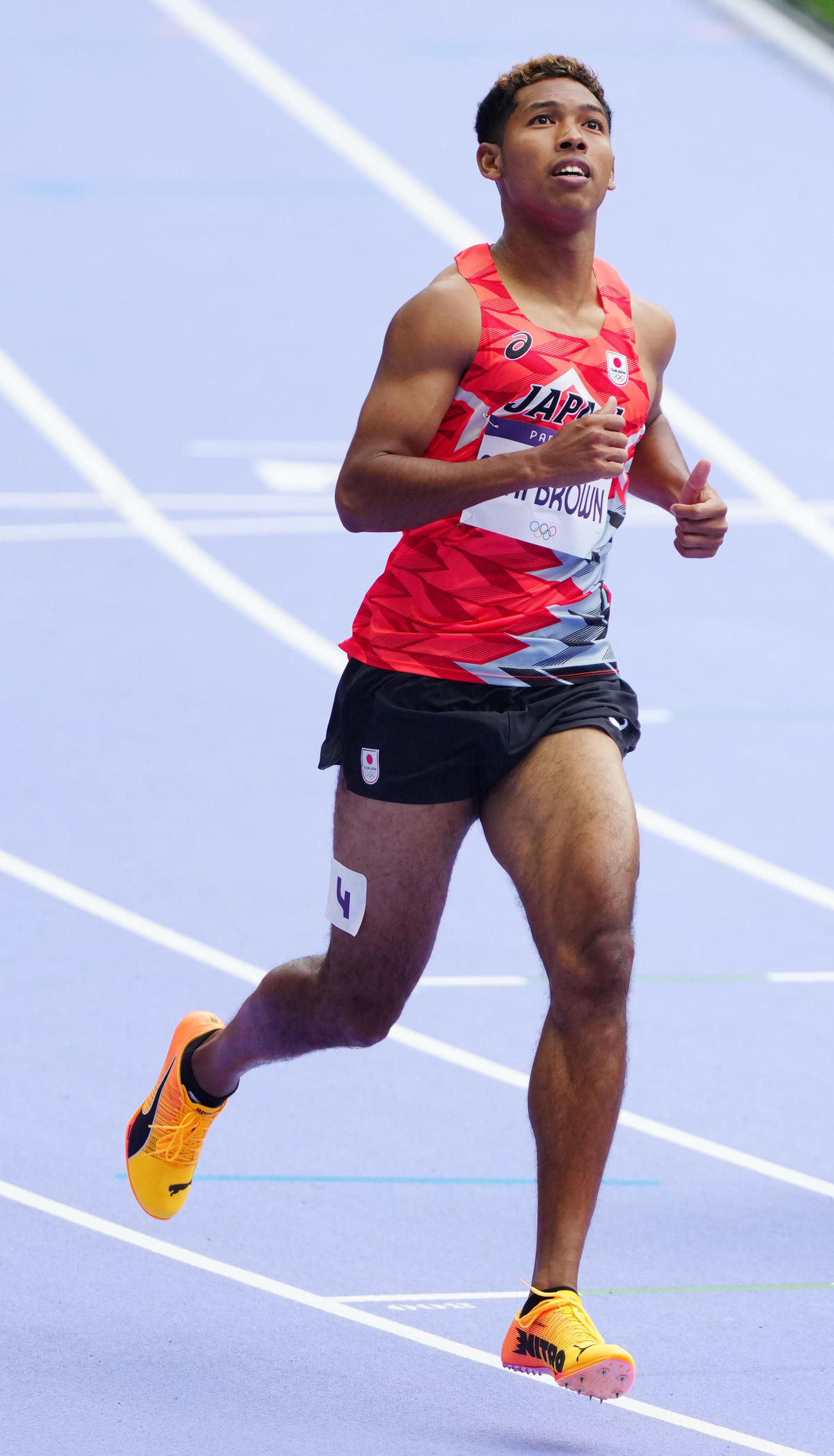 男子100メートル予選4組、2着でフィニッシュしたサニブラウン（撮影・江口和貴）