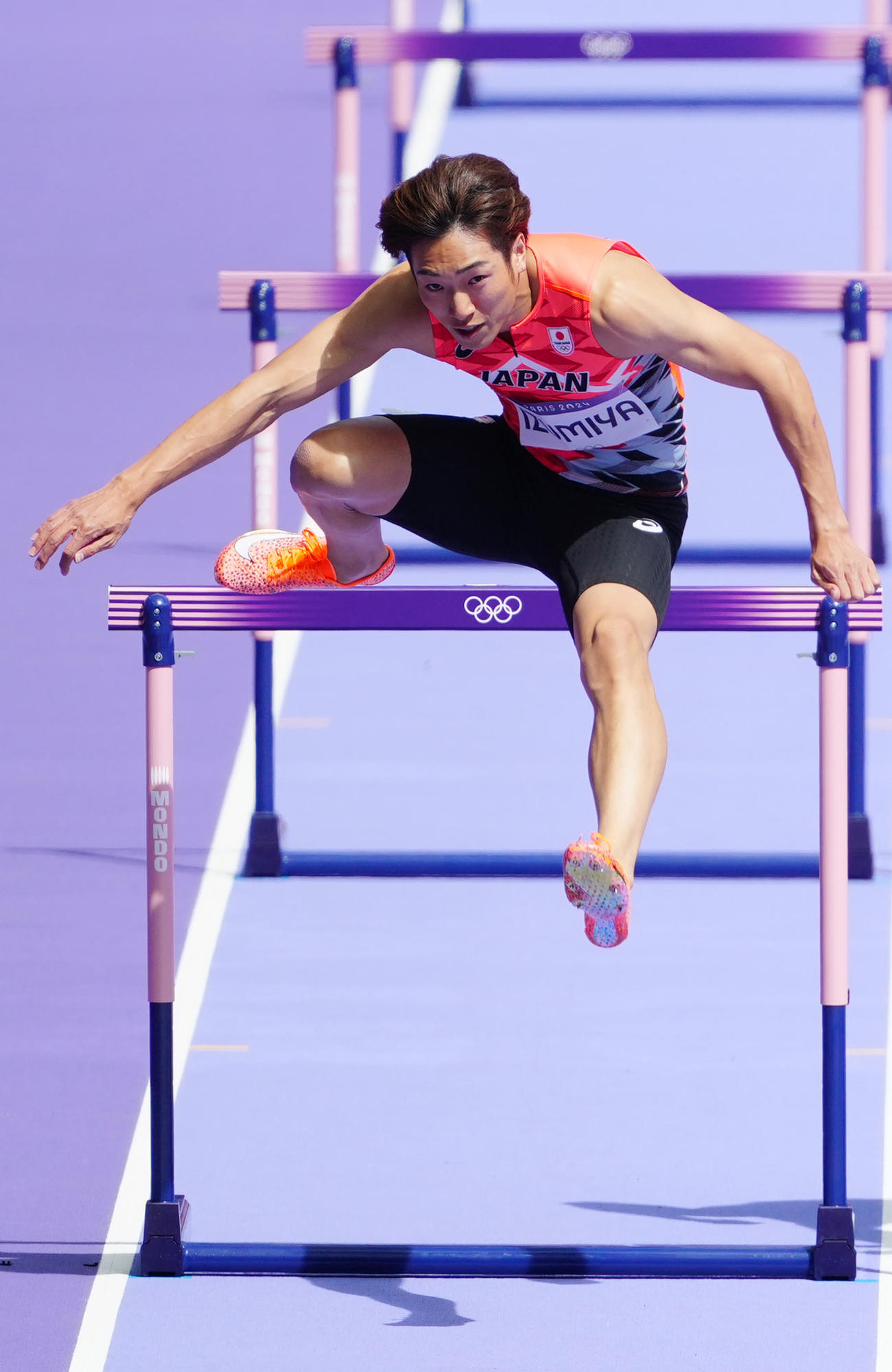 男子110メートル障害予選4組で3着となった泉谷（撮影・江口和貴）