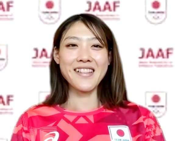 オンラインで取材に応じる陸上女子マラソンの前田穂南（共同）