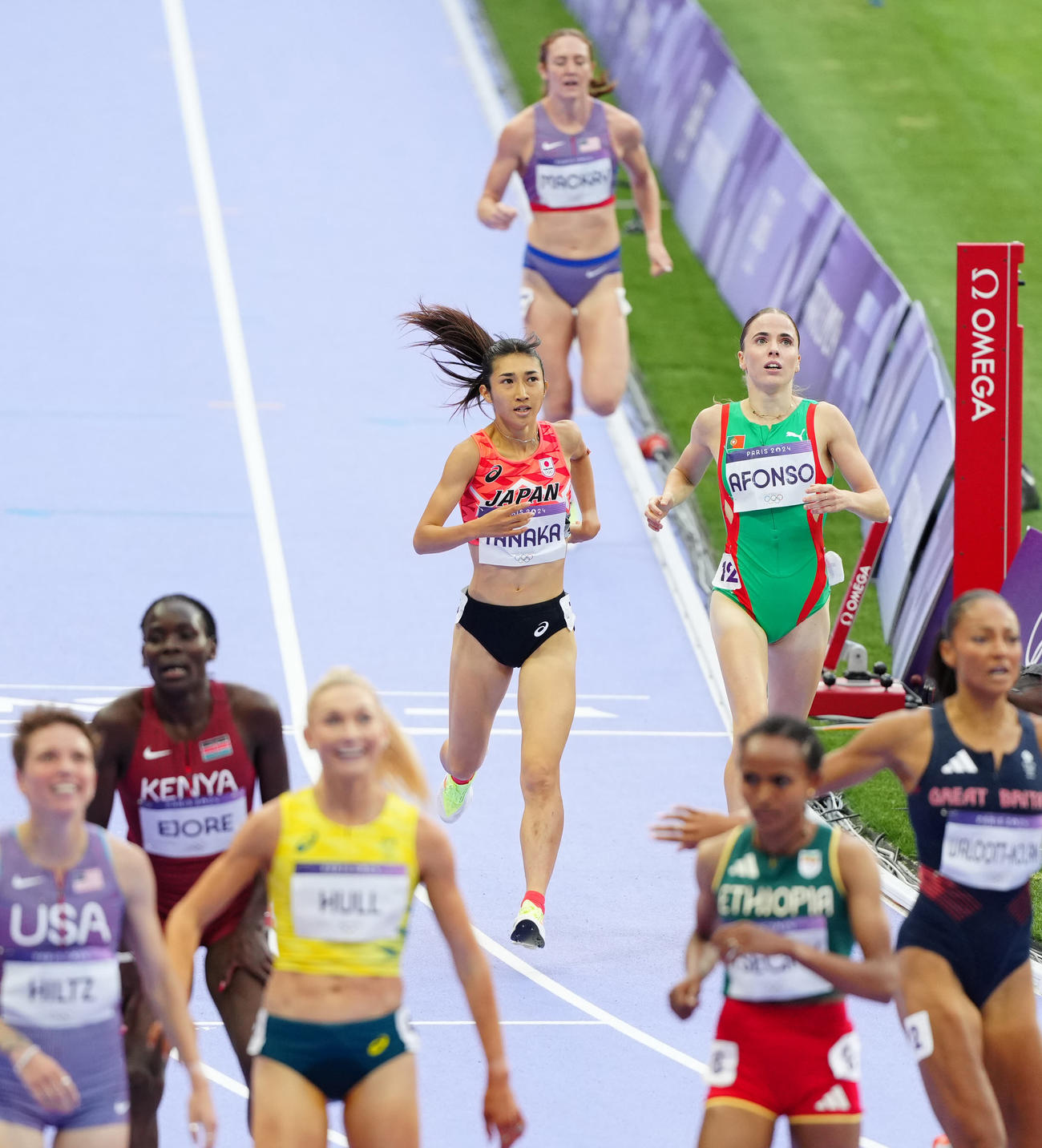 女子1500メートル準決勝2組で11位となった田中希（中央）（撮影・江口和貴）