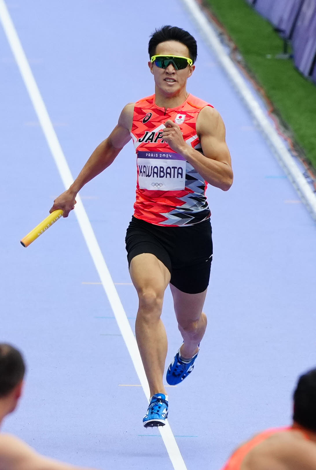 男子1600メートルリレー予選1組で力走する2走の川端（撮影・江口和貴）