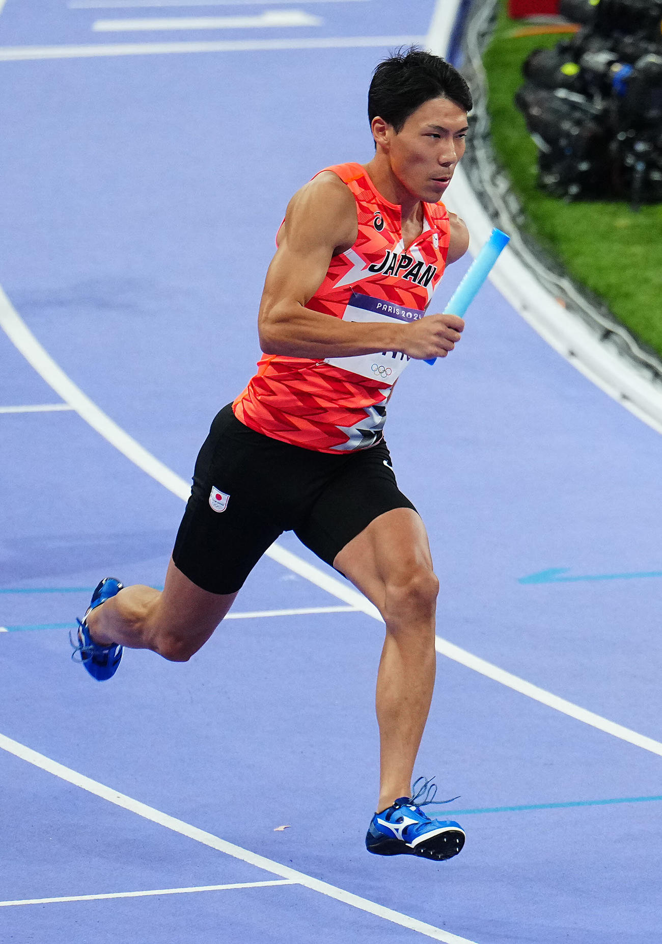 陸上1600メートルリレー決勝、力走する3走佐藤風（撮影・垰建太）