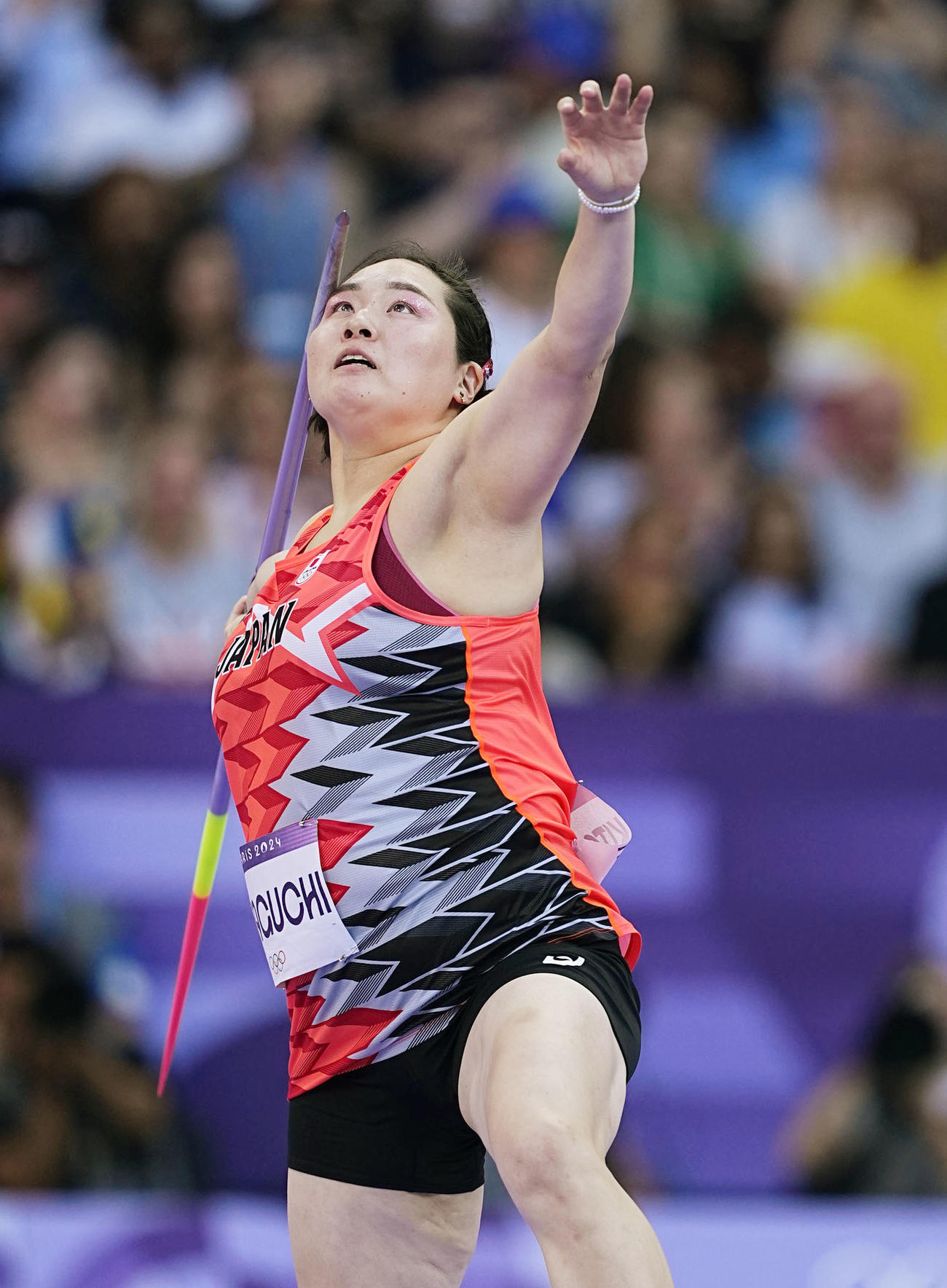 女子やり投げ決勝　北口榛花の1投目（共同）