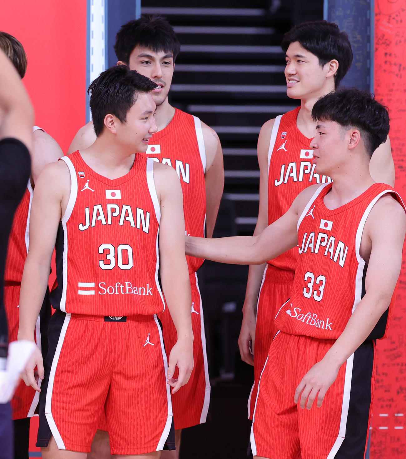 「日本一丸」イベントに登場した、前列左から富永、佐々木、後列左から渡辺飛勇、渡辺雄太（撮影・野上伸悟）