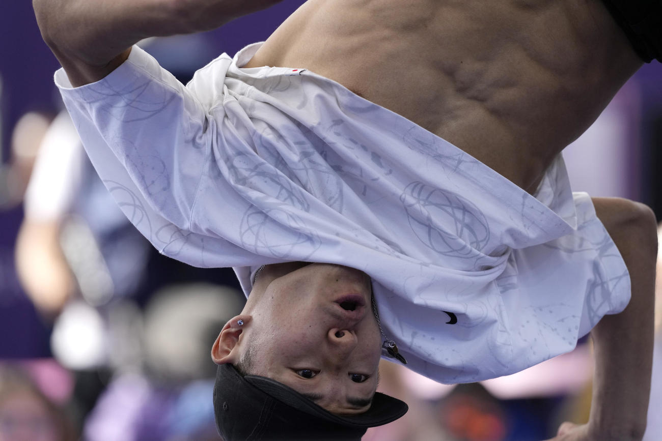 ブレイキング　Shigekixとして知られる半井が踊る(AP）