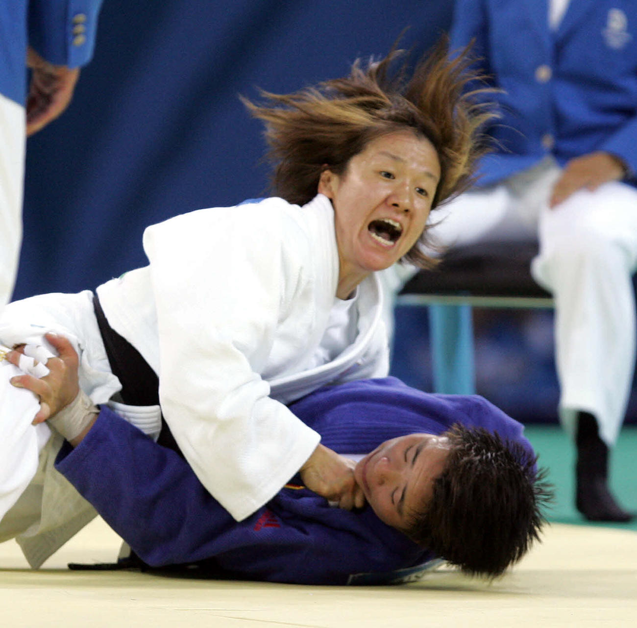 08年、北京五輪柔道女子48キロ級2回戦　谷は小外刈りで呉樹根から技ありを奪う