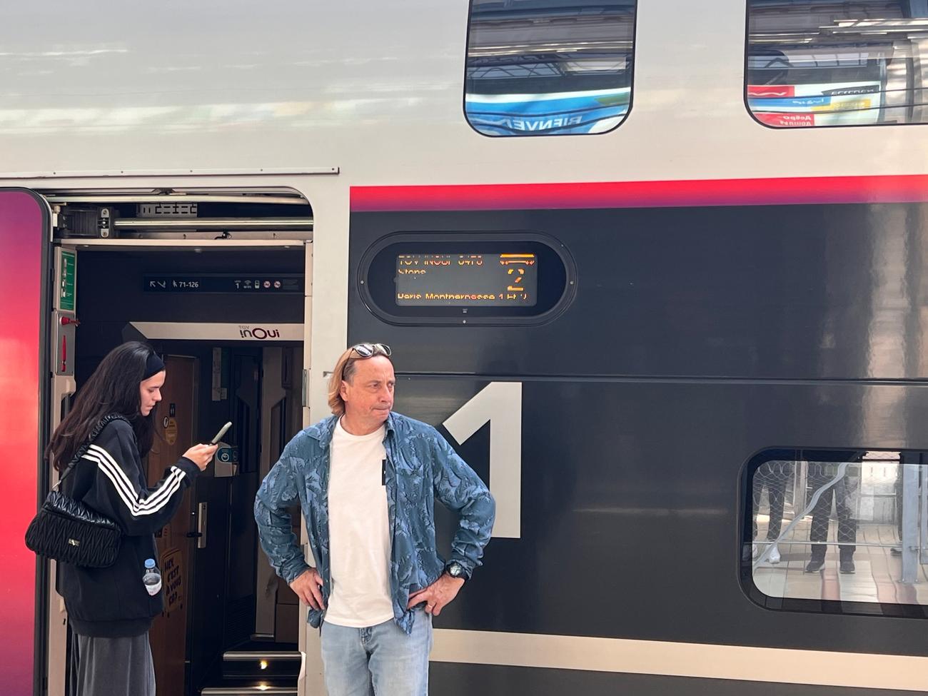 ボルドー・サン・ジャン駅で停止するパリ・モンパルナス駅行きのTGV（撮影・佐藤成）