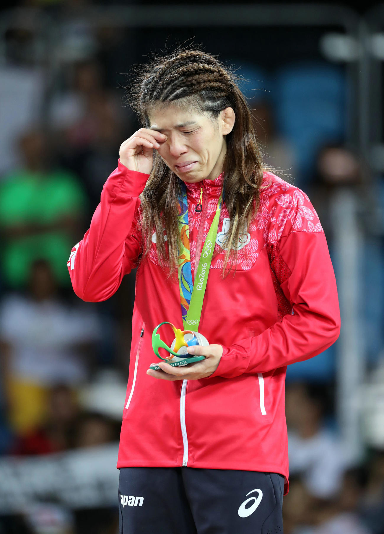 2016年8月、リオ五輪のレスリング女子53キロ級で銀メダルに終わり、涙を流す吉田沙保里