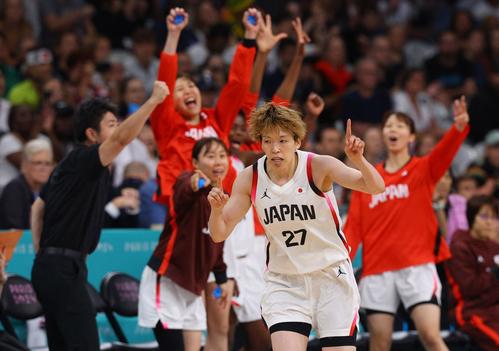 【女子バスケ】生中継での試合中インタビューがSNSで話題に「男バスでもやらんよね？」の声