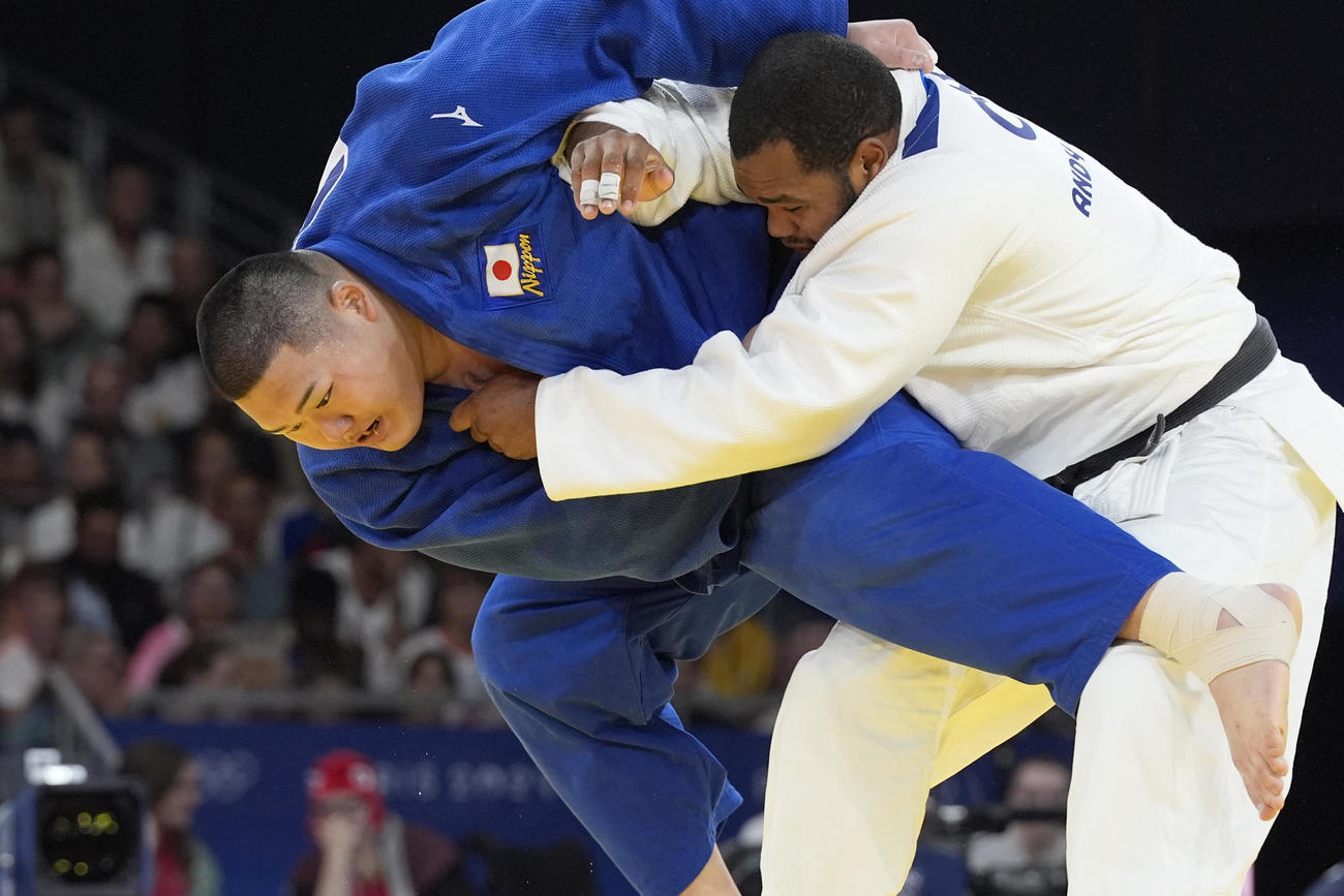 男子100キロ超級準々決勝　準決勝進出を決めた斉藤立（AP）