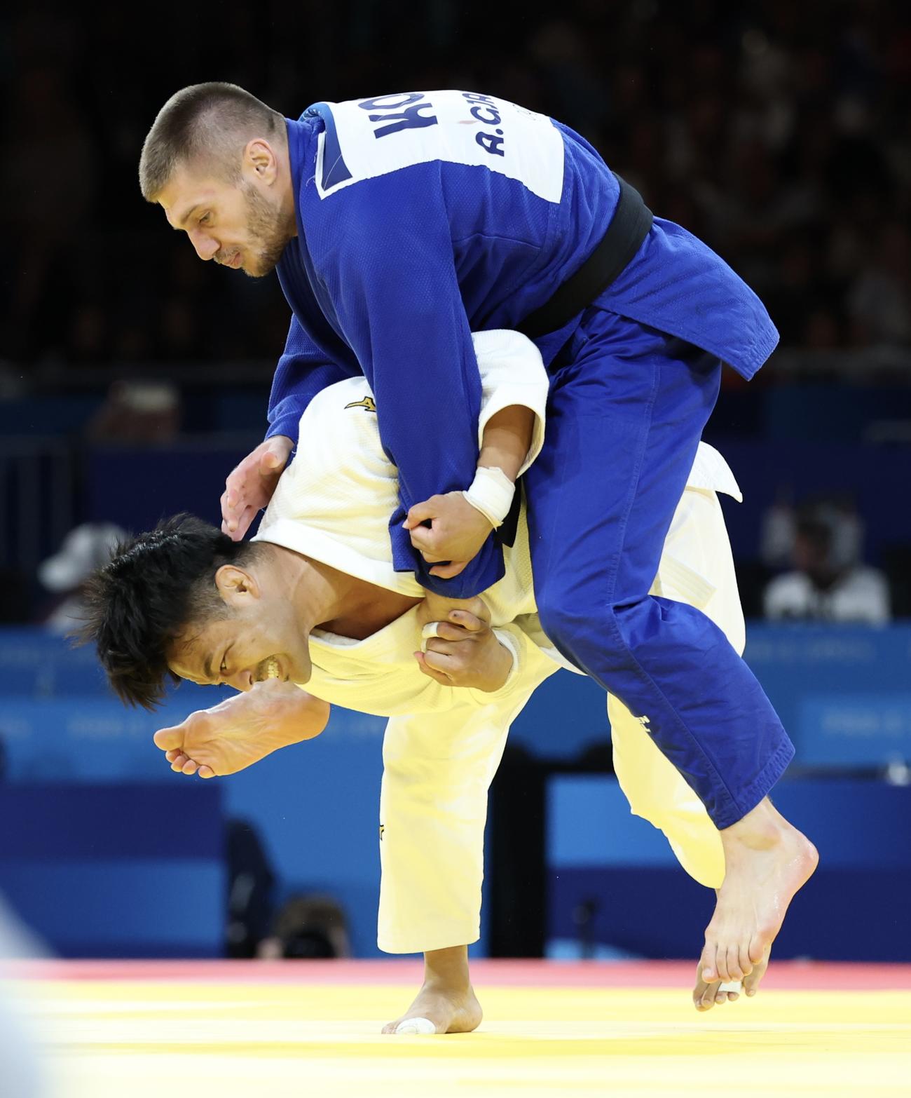 男子73キロ級3位決定戦、果敢に攻める橋本（撮影・河田真司）