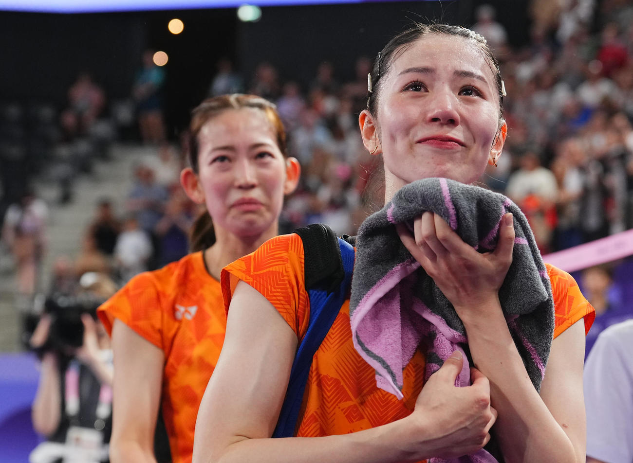 バドミントン女子ダブルス3位決定戦、銅メダルを決め歓喜の涙を流す志田（右）、松山組（撮影・垰建太）