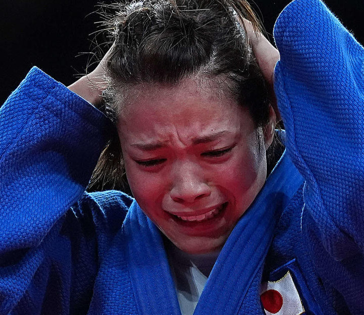 2024年7月、女子52キロ級2回戦でケルディヨロワに一本負けし号泣した阿部詩
