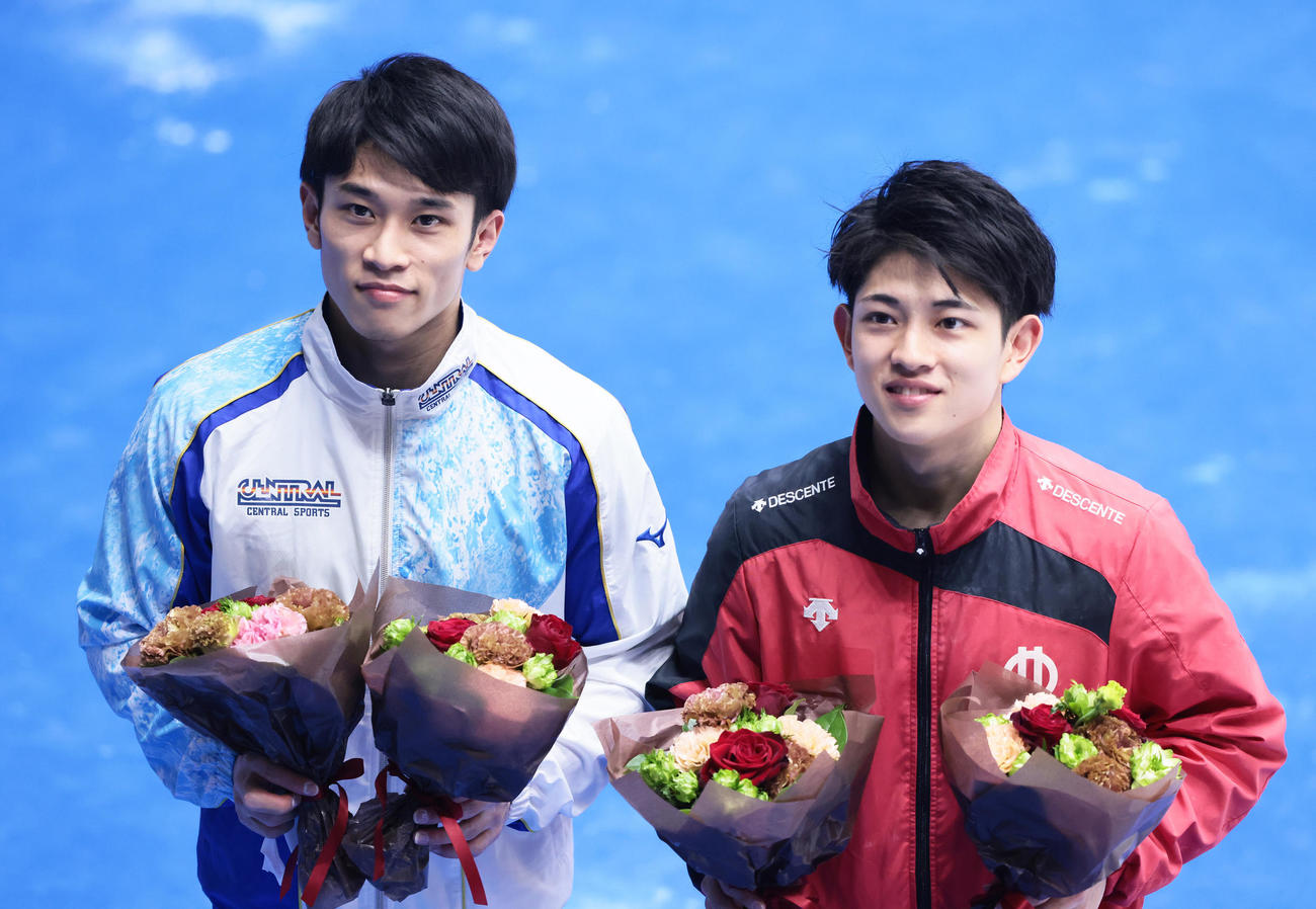 谷川航（左）と谷川翔（2020年12月撮影）