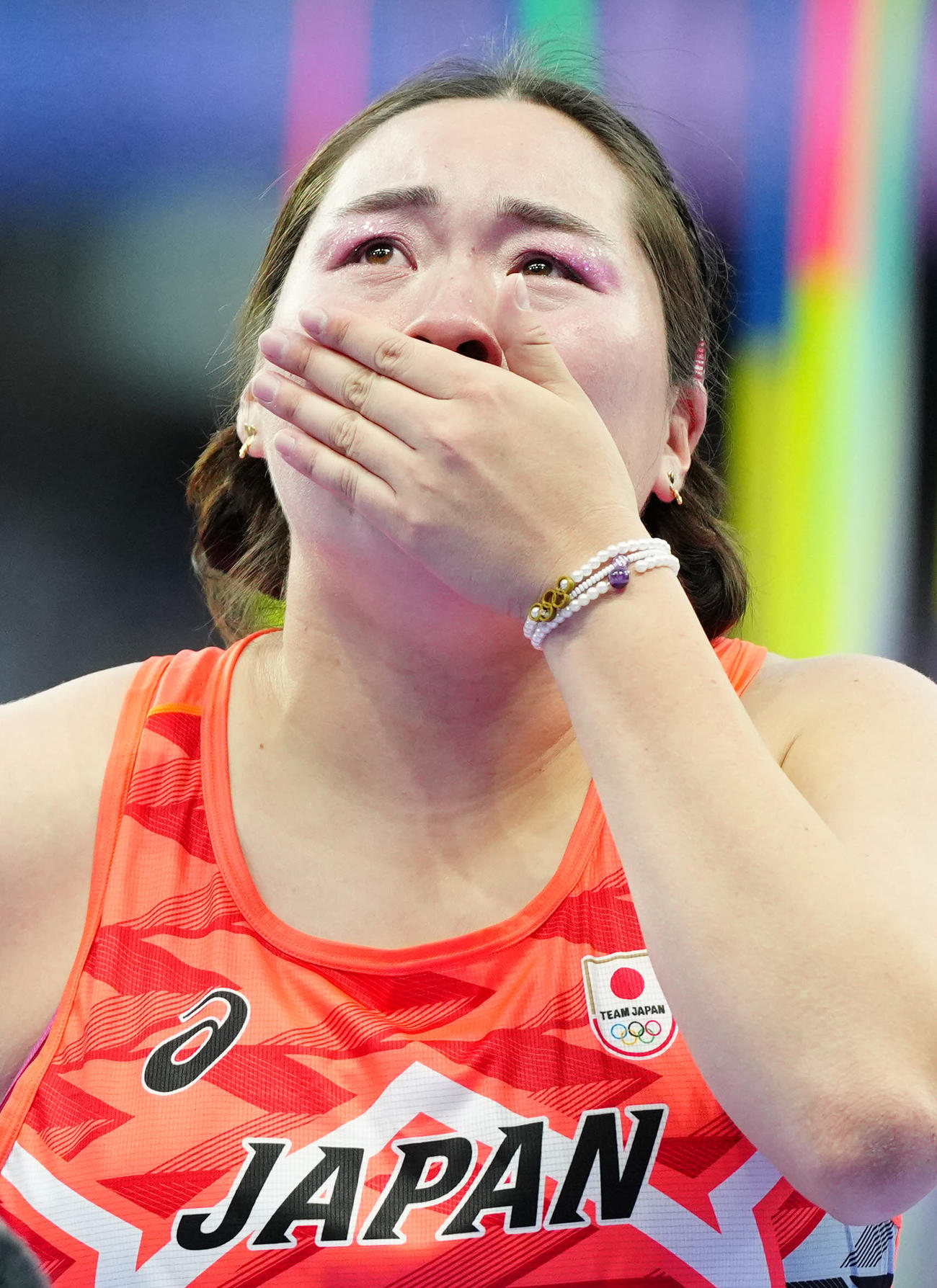 女子やり投げで優勝し涙を流す北口（撮影・江口和貴）