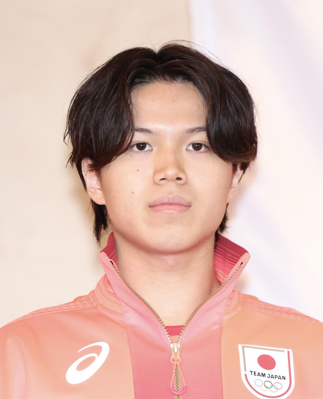 フェンシング日本代表会見に臨む男子フルーレ飯村一輝（撮影・河田真司）