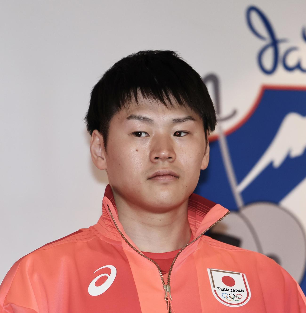 フェンシング日本代表会見に臨む男子サーブル吉田（撮影・河田真司）