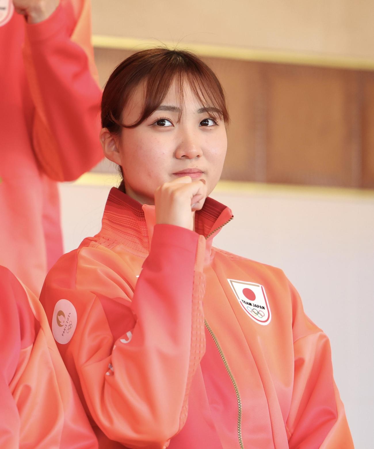 フェンシング日本代表会見に臨む女子サーブルの尾崎（撮影・河田真司）