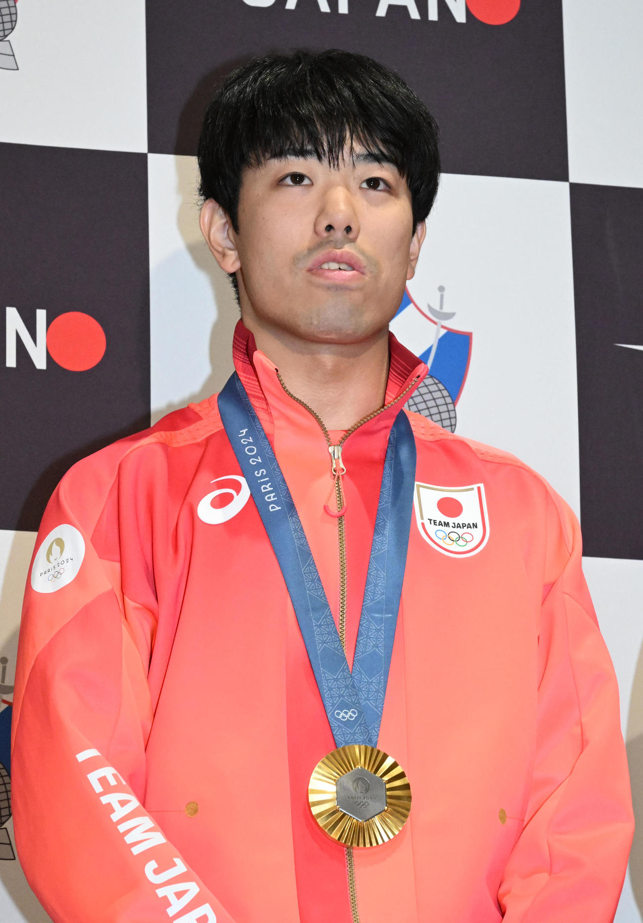 フェンシング男子フルーレ団体で金メダルを獲得した敷根崇裕（2024年8月7日撮影）