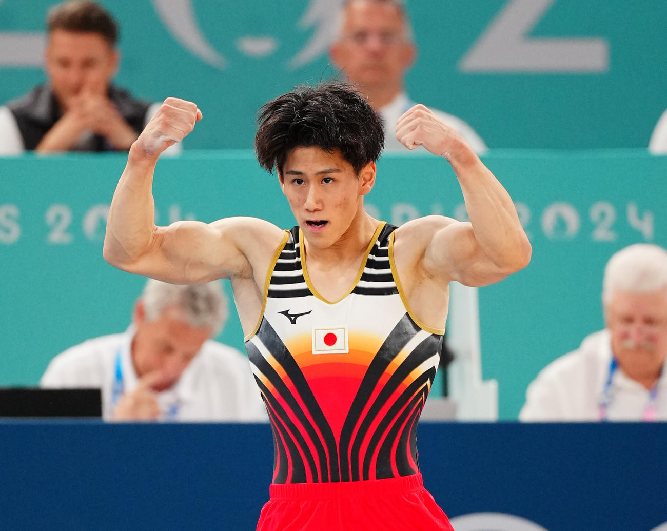 体操男子団体決勝、ゆかの演技を終えガッツポーズする橋本（撮影・垰建太）
