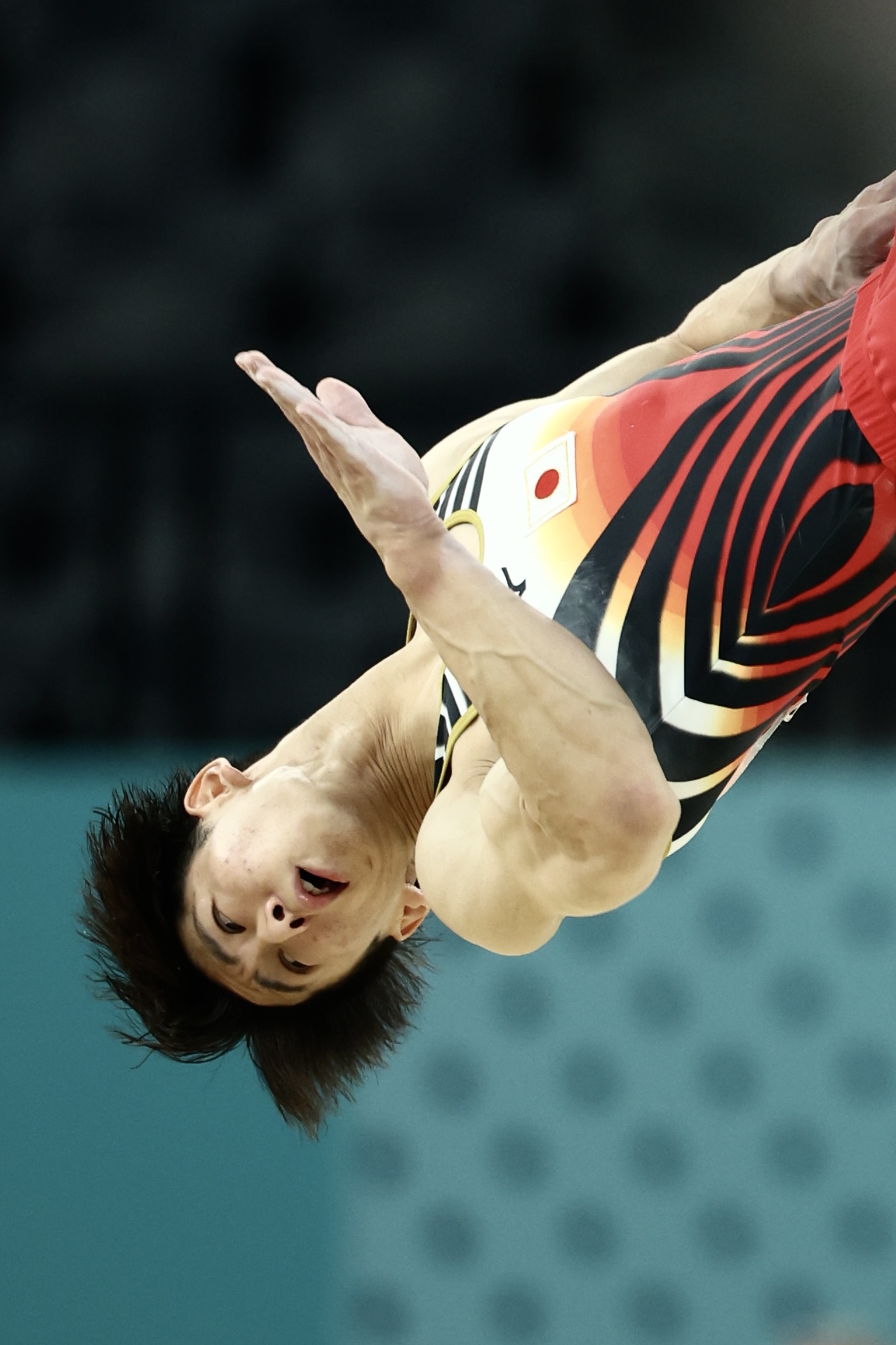 男子個人総合決勝　ゆかの演技に臨む橋本（撮影・河田真司）