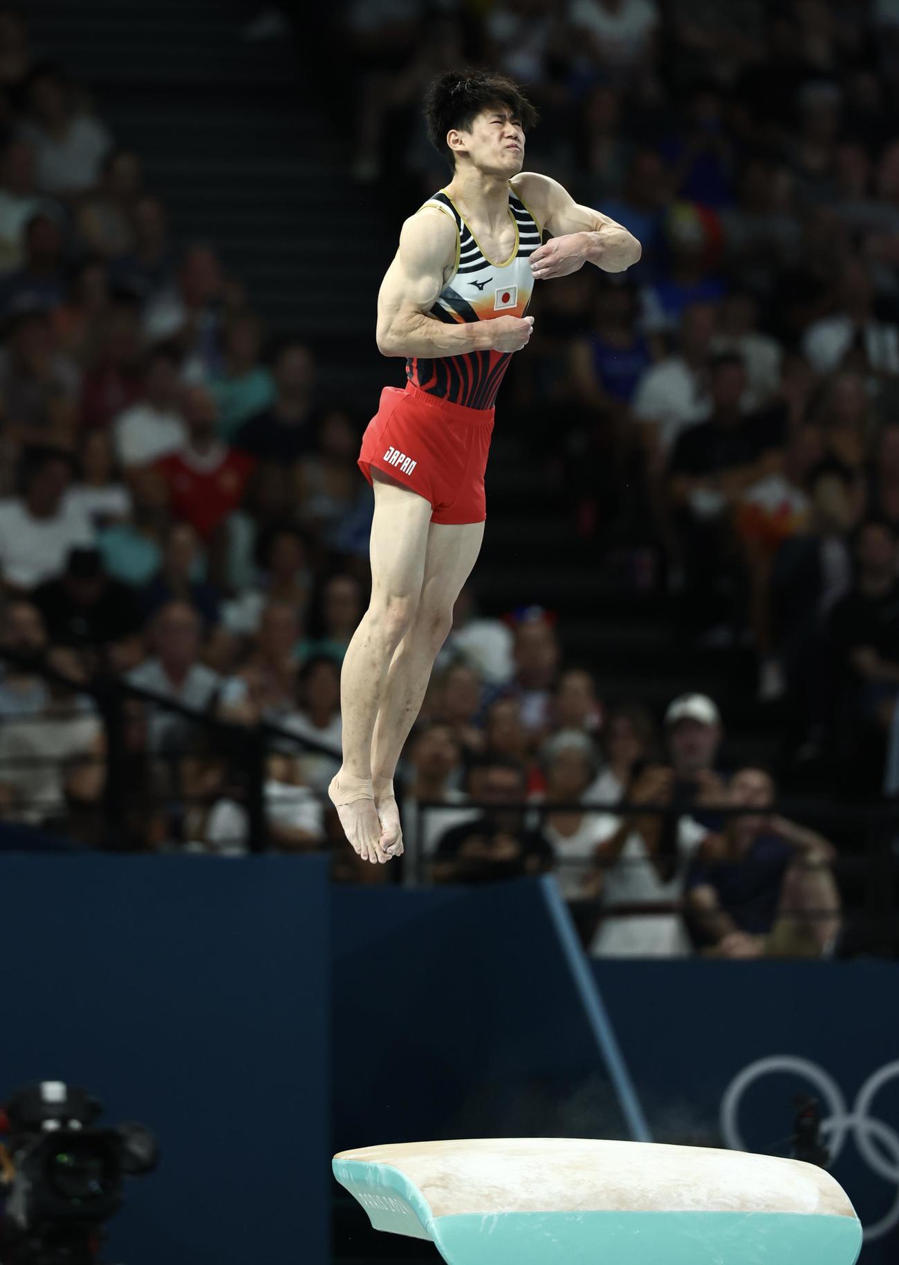 男子個人総合決勝　跳馬の演技に臨む橋本（撮影・河田真司）