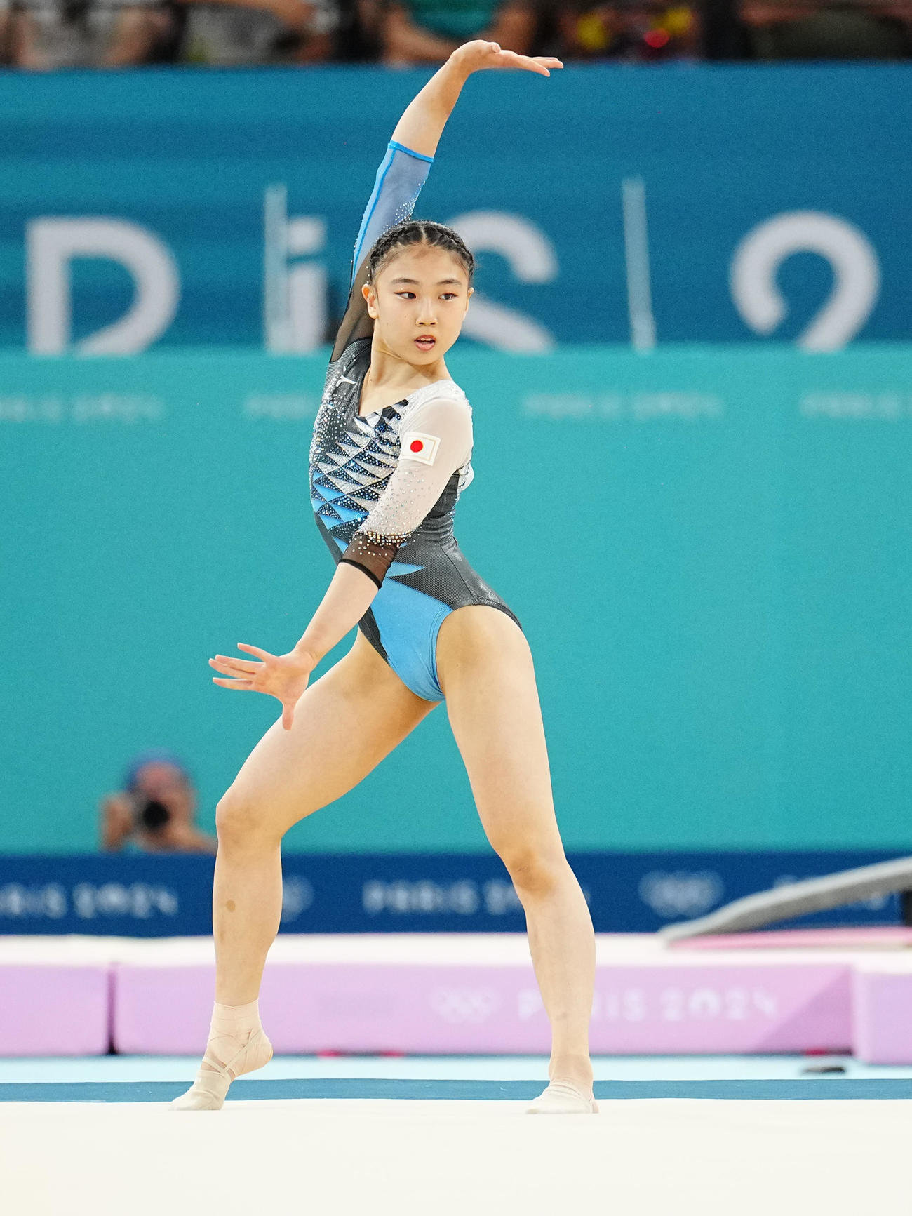 体操女子種目別決勝、ゆかの演技をする岸（撮影・垰建太）