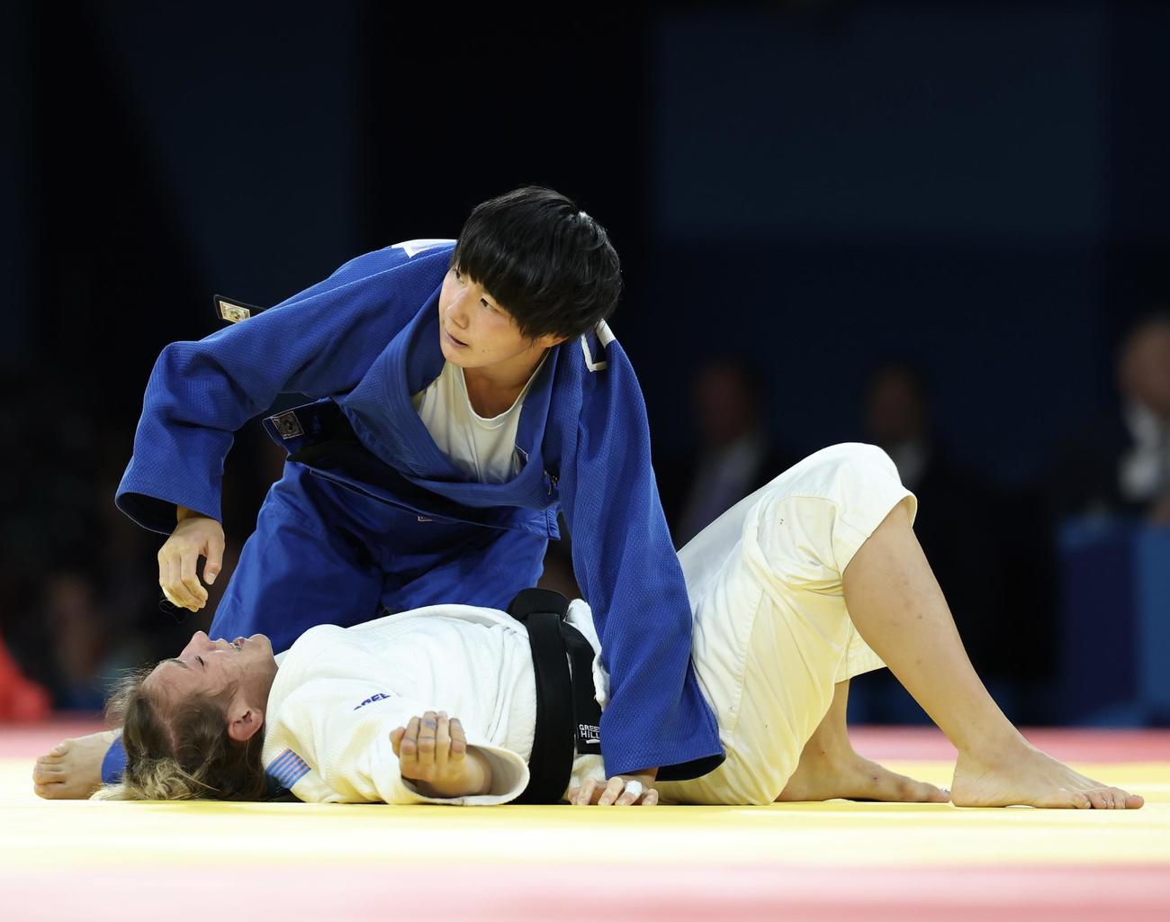 女子57キロ級敗者復活戦、勝利する舟久保（撮影・河田真司）