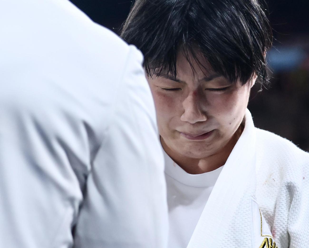 女子57キロ級3位決定戦で勝利し、銅メダルを決める舟久保（撮影・河田真司）