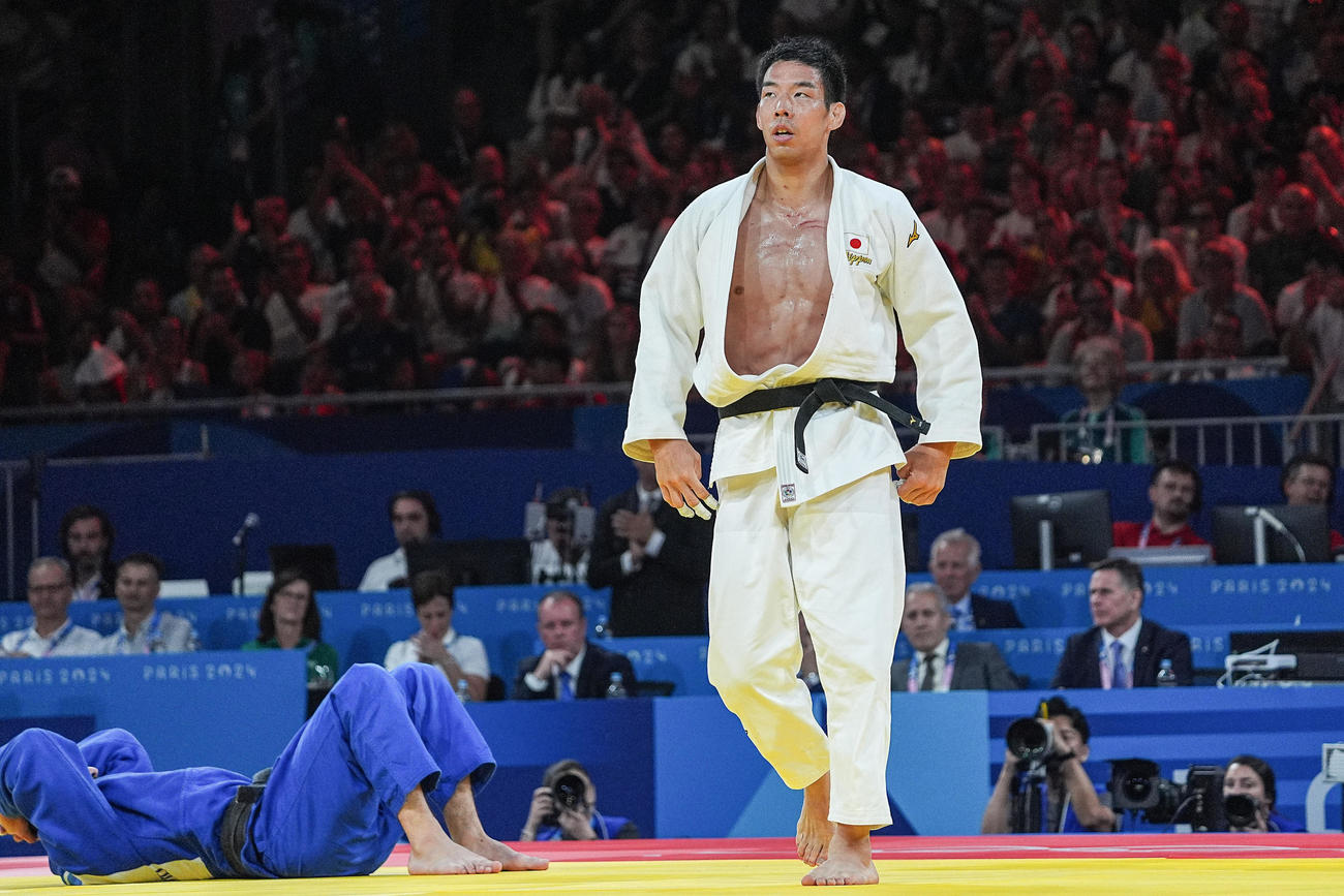 男子81キロ級決勝、タト・グリガラシビリ（左）を破り、2連覇を達成した永瀬（撮影・パオロ　ヌッチ）