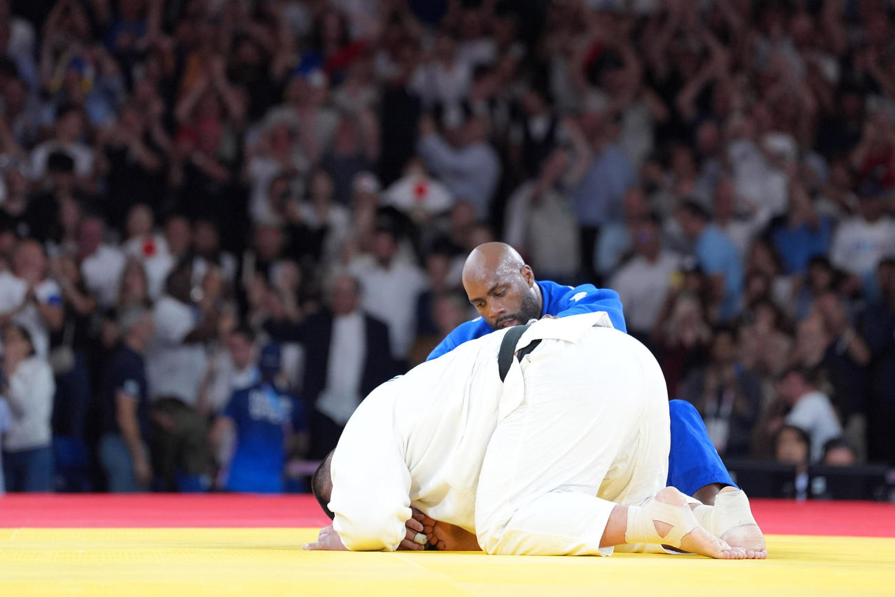 パリ五輪　混合団体決勝代表戦　第7試合男子90キロ超級　フランスのテディ・リネールに敗れた斉藤立（撮影・パオロ　ヌッチ）