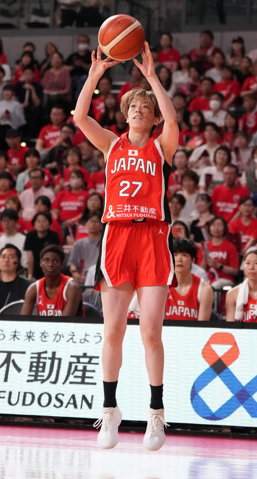 日本対ニュージーランド　第2Q、シュートを放つ林（撮影・鈴木みどり）