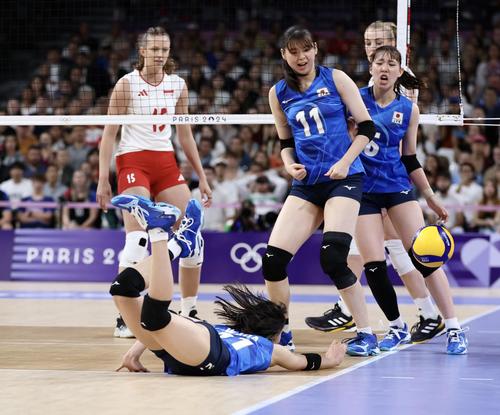 日本対ポーランド 第4セット、ポーランドにポイントを許す女子日本代表(撮影・河田真司)