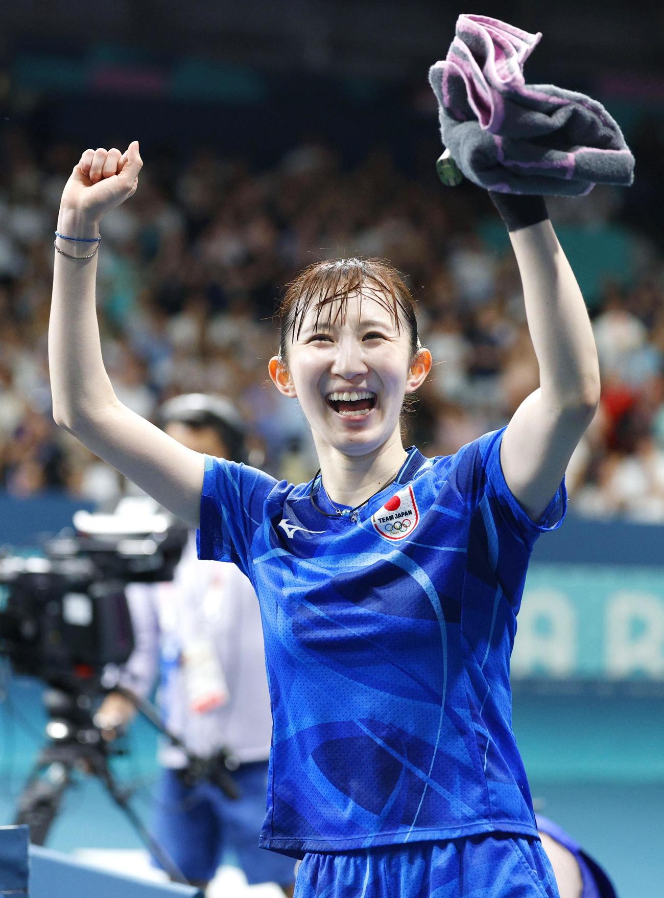 女子シングルス準々決勝で勝利した早田（共同）