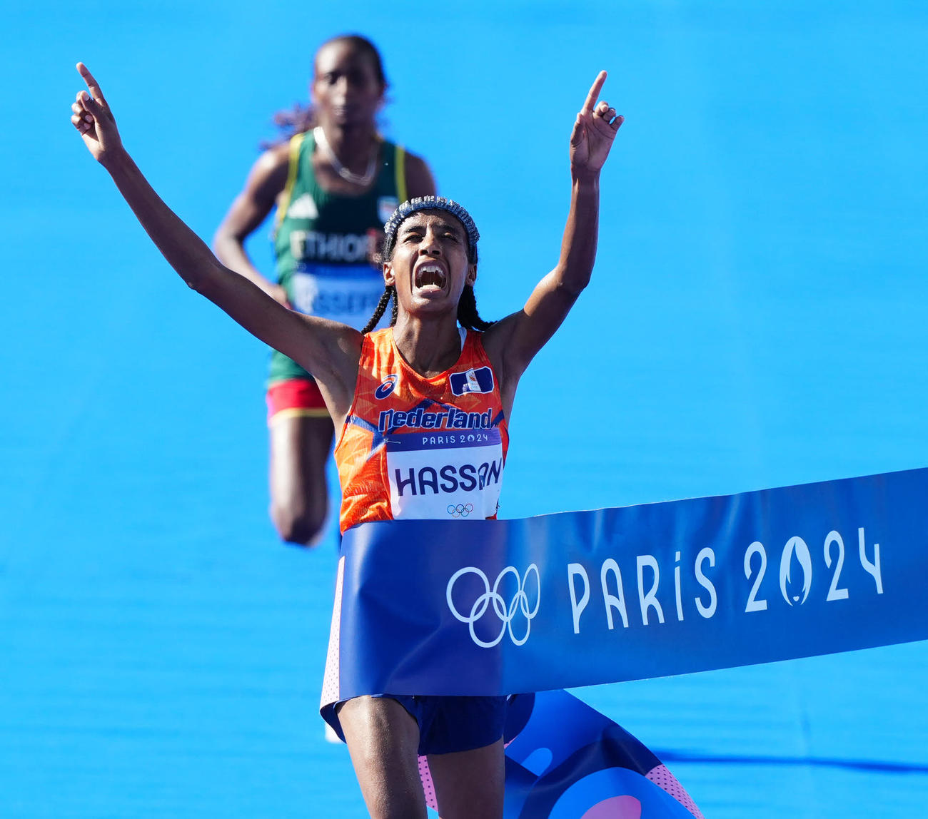 女子マラソンで優勝するオランダのハッサン（撮影・江口和貴）