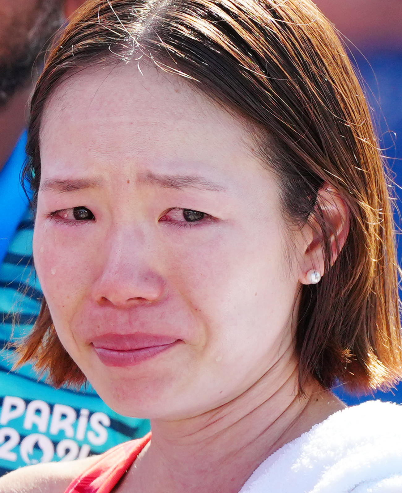 女子マラソンのレース後、涙を流す一山（撮影・江口和貴）