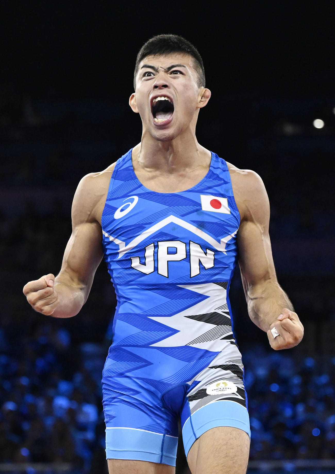 男子グレコローマン60 キロ 級準決勝　決勝進出を決め、雄たけびを上げる文田健一郎（共同）