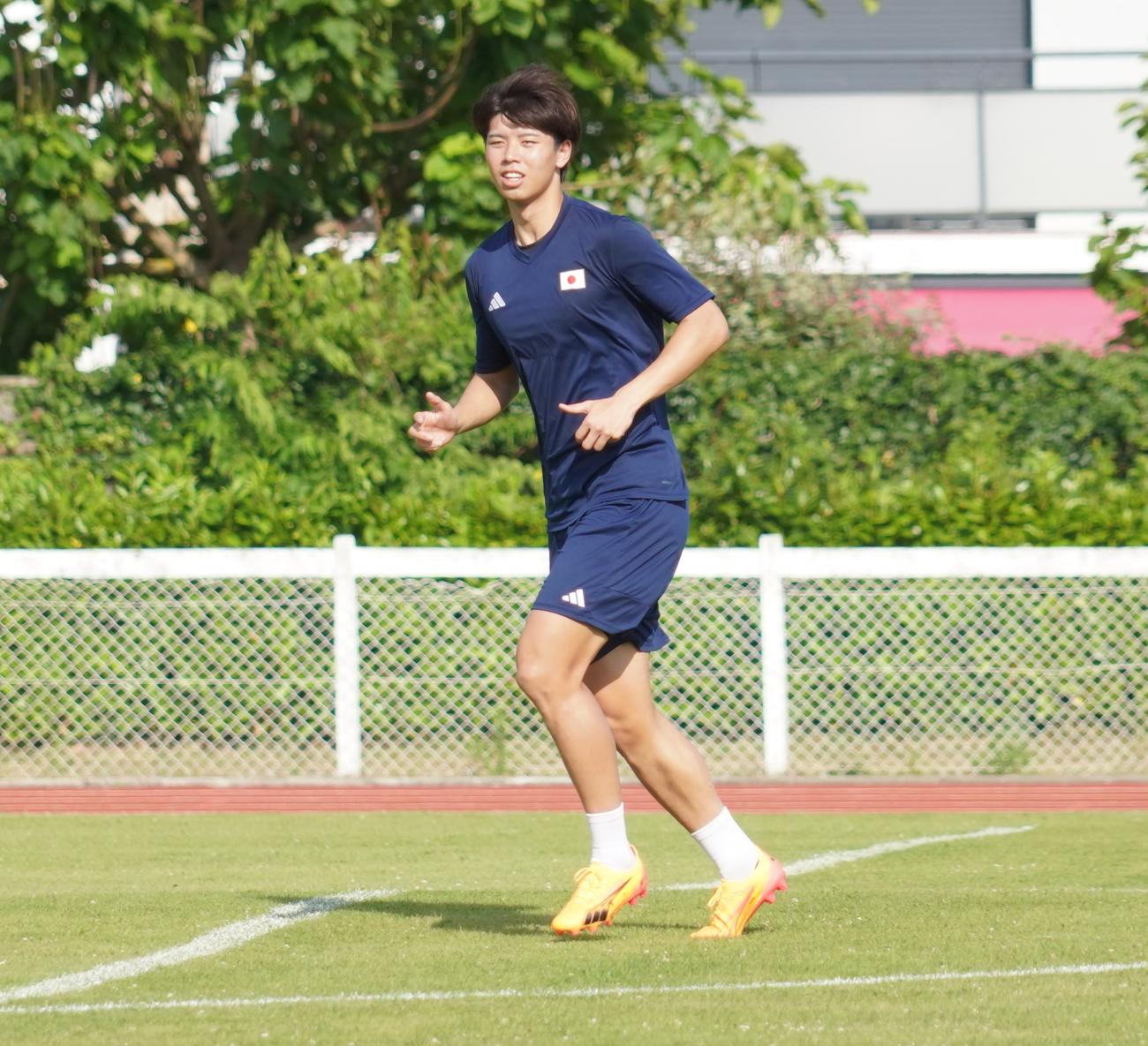 1次リーグ第2戦マリ戦に向けて調整した五輪サッカー男子日本代表DF高井幸大（撮影・佐藤成）