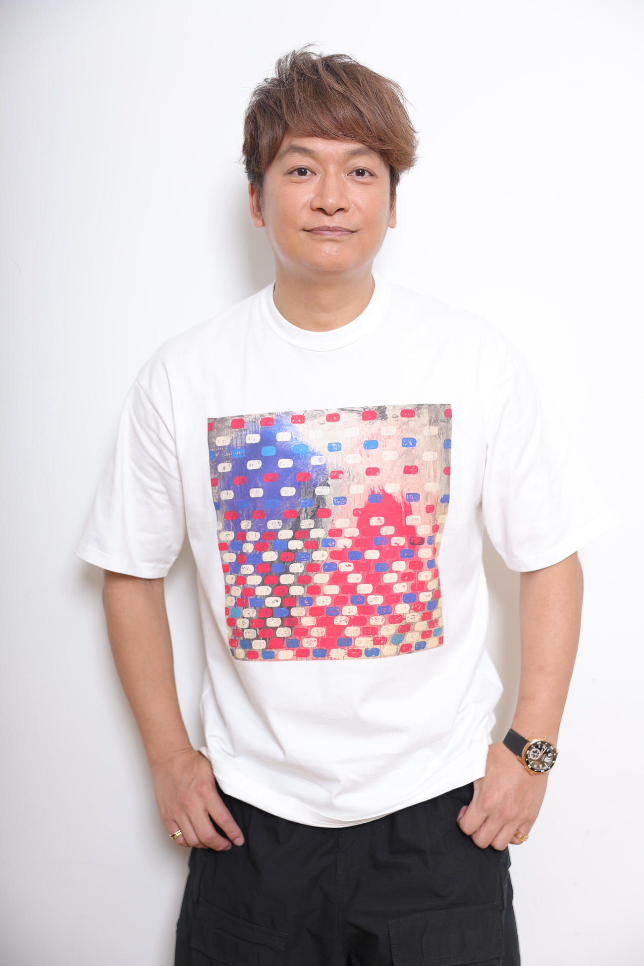 パラリンピックを応援する香取慎吾。Tシャツはパリをイメージして自らデザインしたもの（撮影・野上伸悟）
