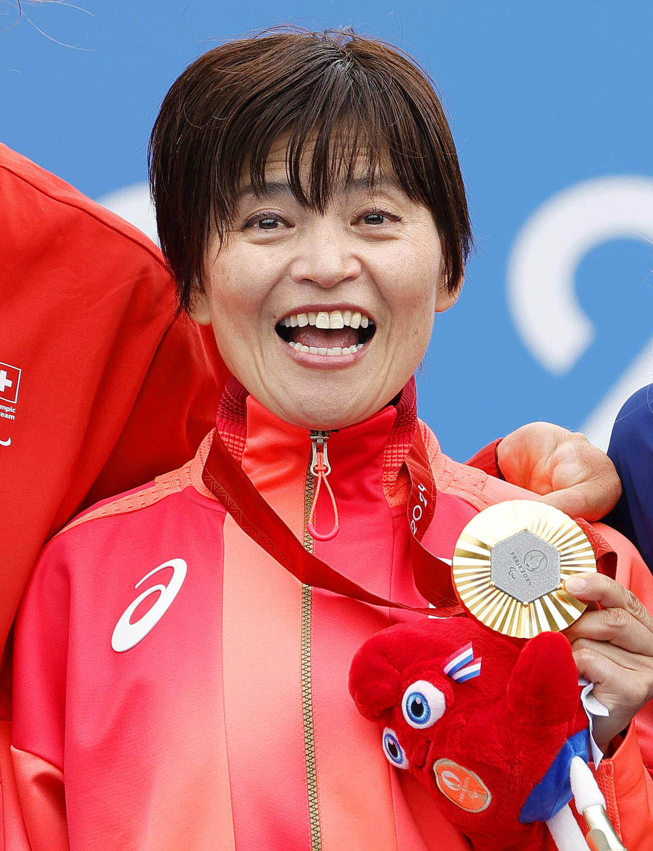 パリパラリンピックの自転車女子個人ロードレース（運動機能障害C1～3）で金メダルを獲得した杉浦（共同）