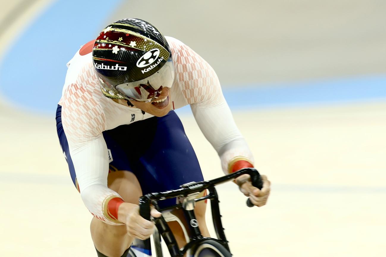 自転車トラックレース男子スプリント1／16決勝敗者復活戦に臨む太田（撮影・河田真司）