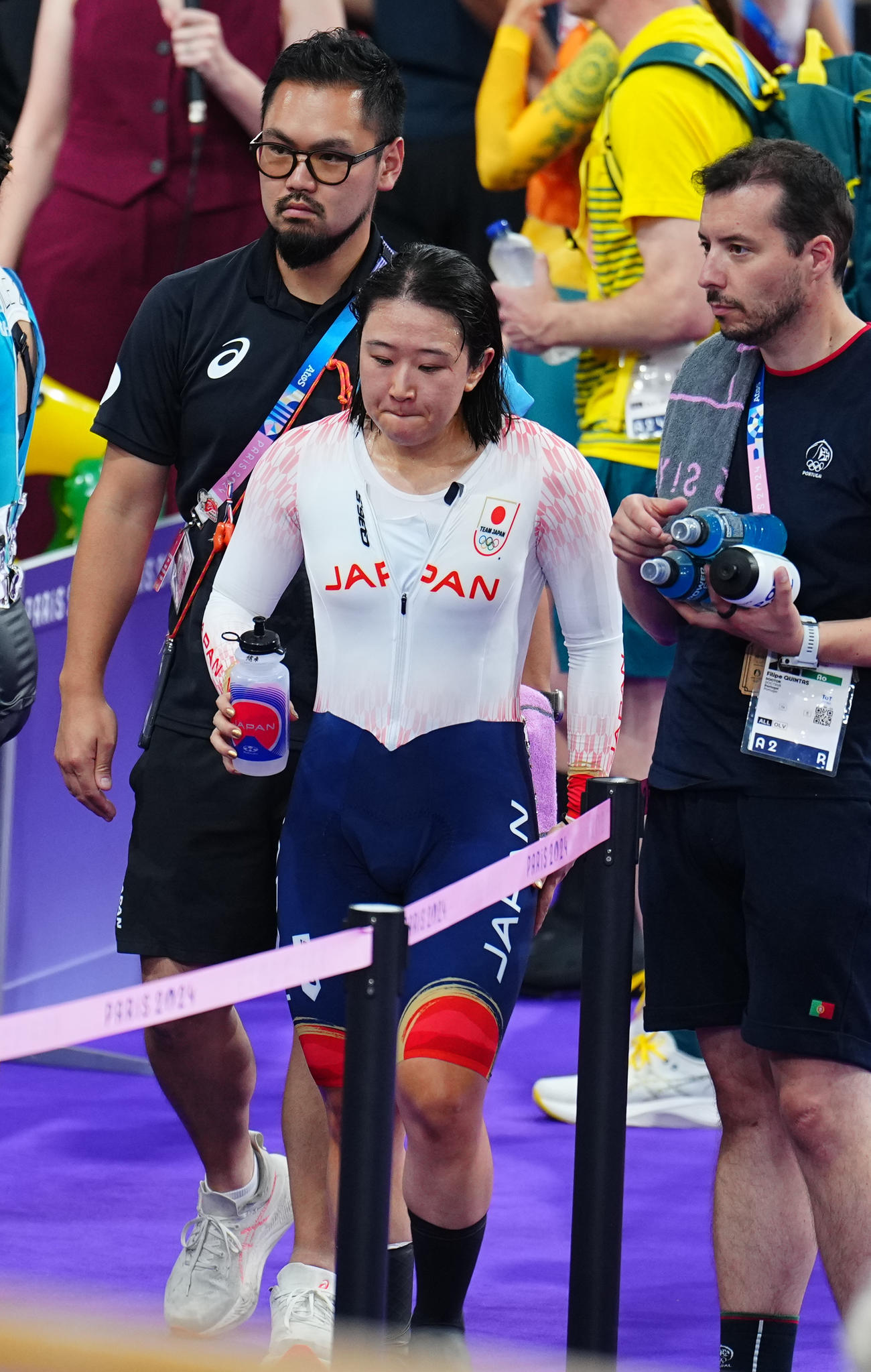 自転車トラック女子オムニアム、ポイントレースを終え引き揚げる梶原（中央）（撮影・垰建太）