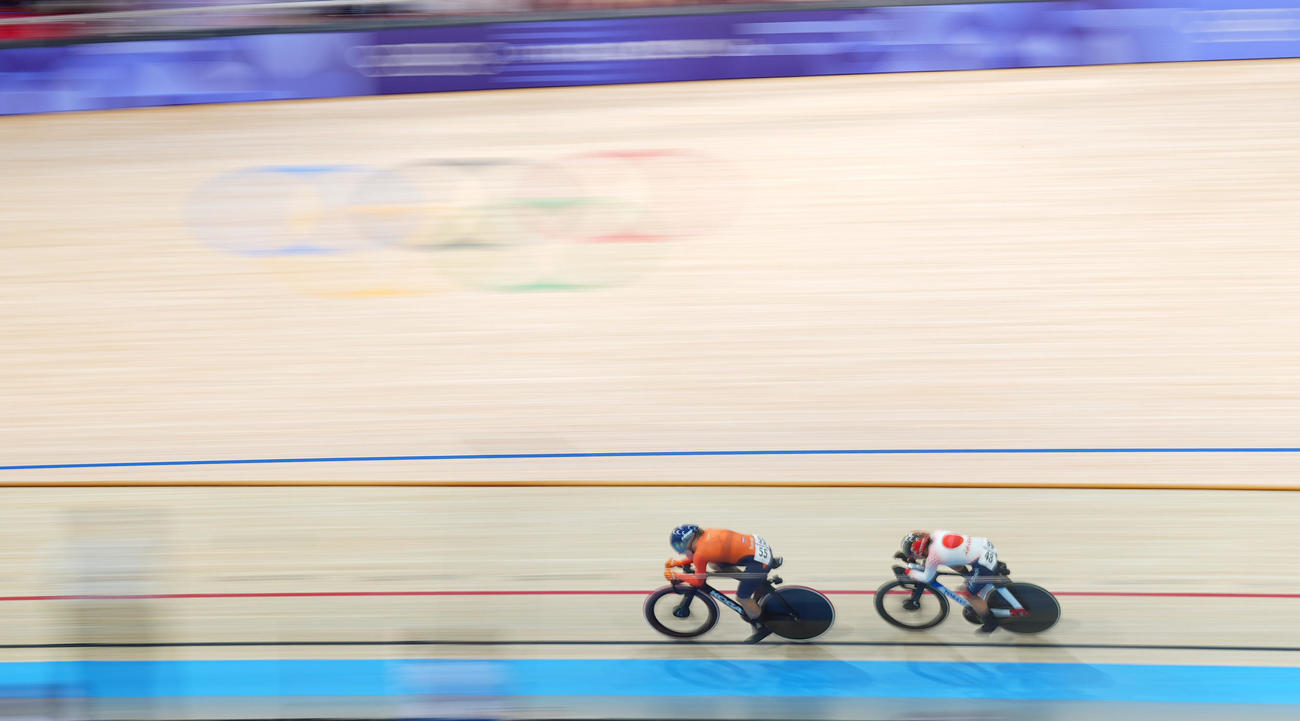 自転車トラック女子オムニアム、テンポレースに臨む梶原（右）（撮影・垰建太）