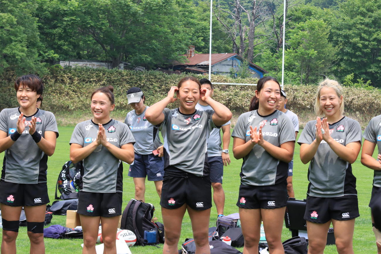 ラグビー7人制女子パリ五輪代表候補合宿に参加する三枝（中央）（撮影・保坂果那）