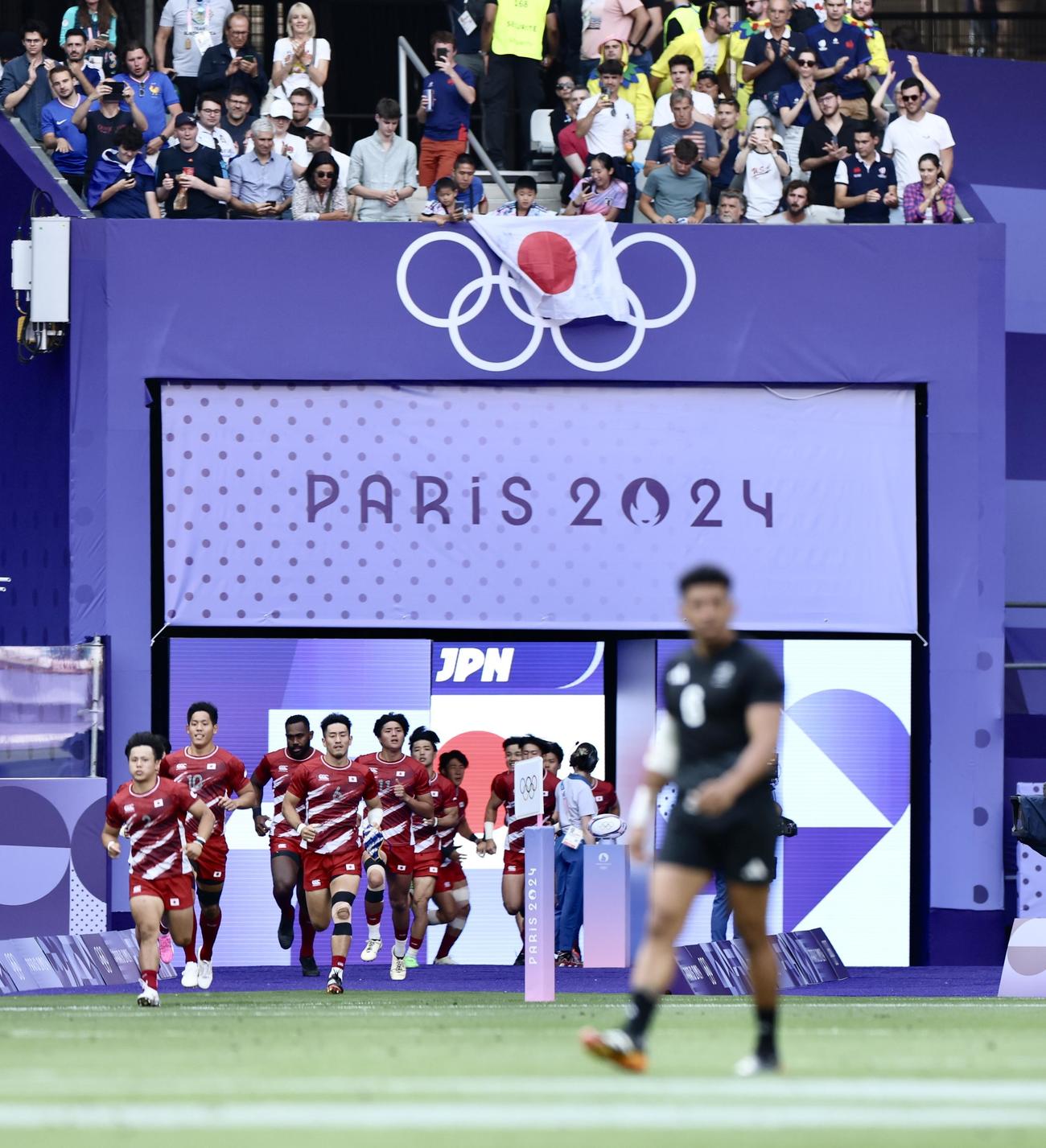 日本対ニュージーランド　入場する日本代表（撮影・河田真司）