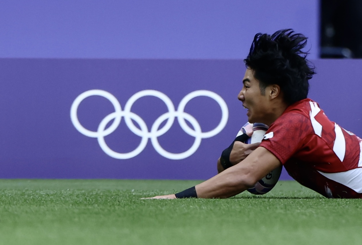 日本対ニュージーランド　前半、コンバージョンで得点を決める津岡（撮影・河田真司）